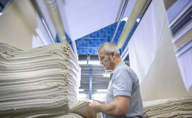 欧盟新规终结纺织品“快时尚”浪费 2025年起强制回收布料成法律义务